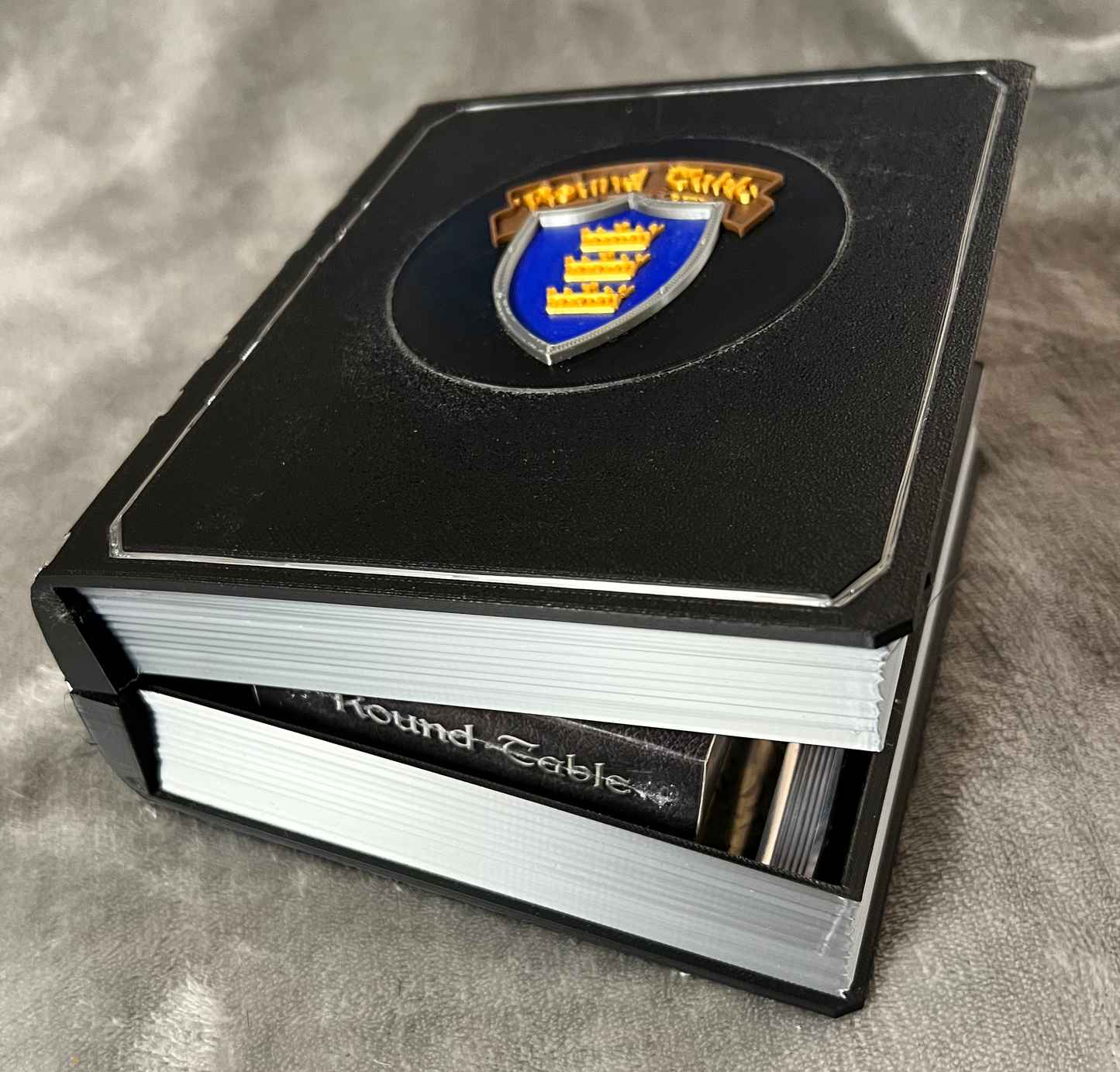 Round Table Starter Boxed Set - Black and Silver